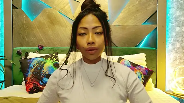 ElyaQuinn - Make Elya Wet!