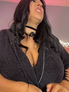 KendalMilleer - suck both your nipples at the same time