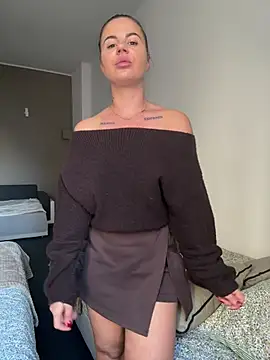 BabyFaceMia webcam show
