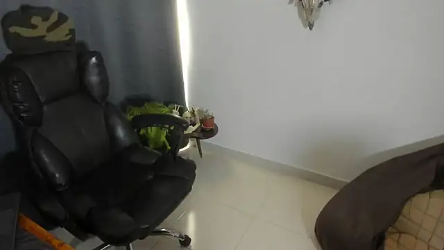 Enzo_Vega XXX чат на живо