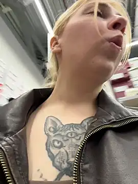 Sunny___Bunny - Get out of the booth and do a squirt!