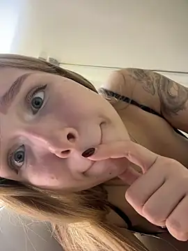 Liza_risky - Ask the poor guy what happened