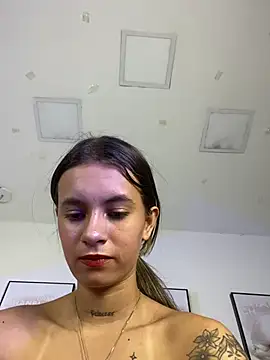 XXX chat uživo modela JuliaColemann