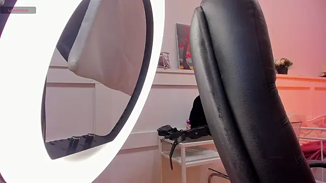 AdalynGlows' Live XXX Chat