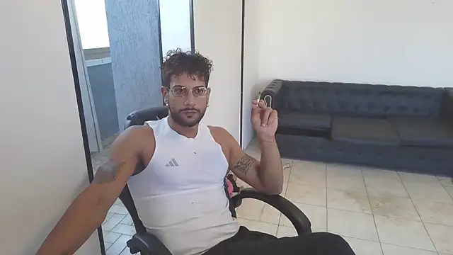 ItalianShadow Chat XXX in diretta
