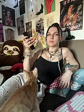 MoonAgnes XXX чат на живо