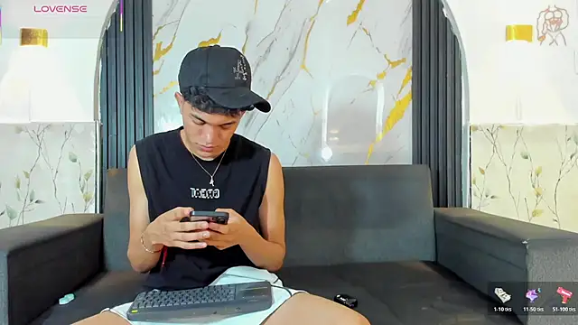 Yeff_26 élő XXX-chatje