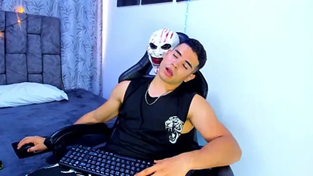 DarellTheseo Live XXX-chat