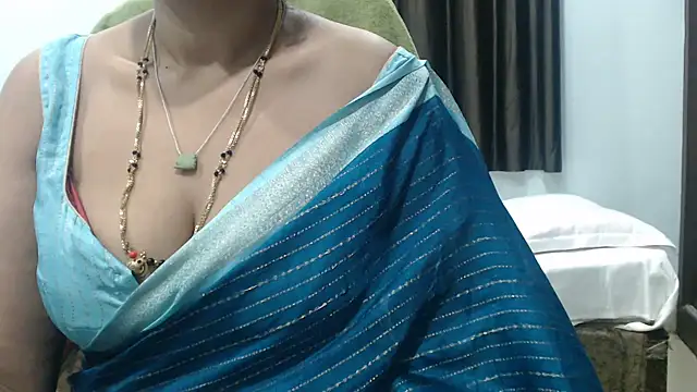 sunitha-3's Live XXX Chat