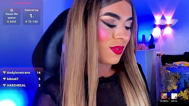 Emili_Roux Adlı Modelin Canlı XXX Sohbeti