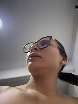 Amira_cute2 - Touch pussy +Lick finger 😈