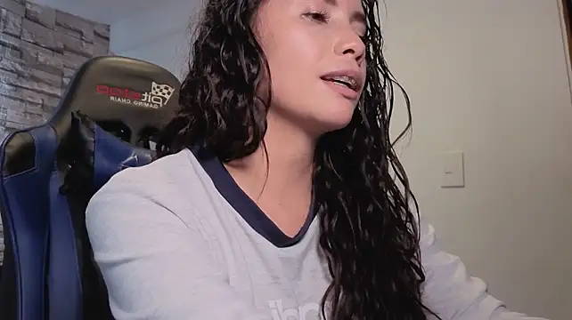 Karol_vg Adlı Modelin Canlı XXX Sohbeti