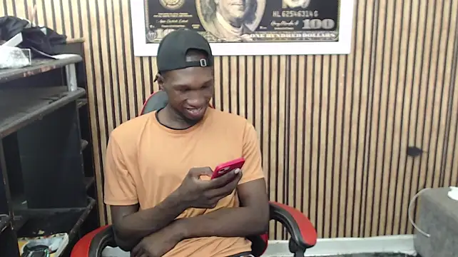 Chatroom XXX en direct de black30cmdick