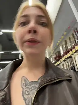 Sunny___Bunny - Rub clit FAST as I can in public