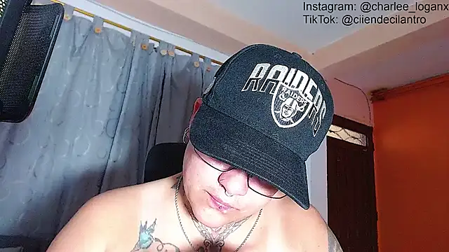 XXX chat uživo modela Techno_420_