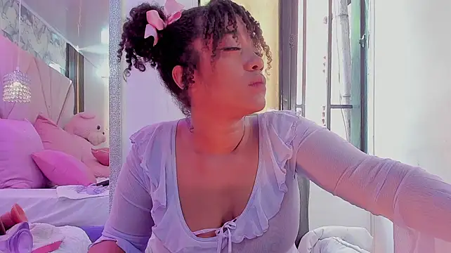 XXX chat uživo modela mia_rouxx1