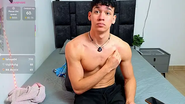 Czat XXX na żywo – Luke_Muscle