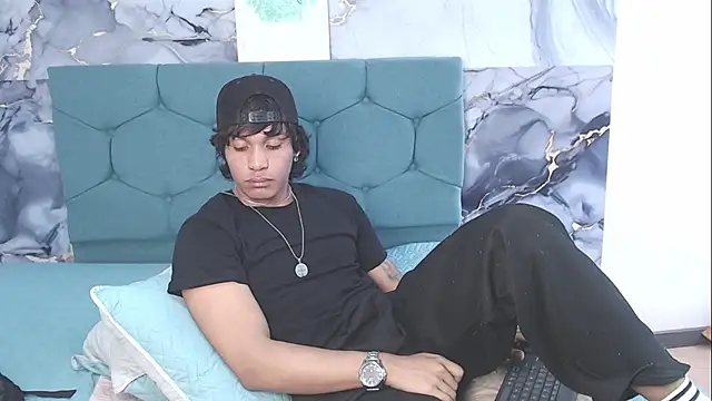 แชท XXX สดของ MaximilianRoth