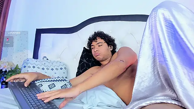 Chat +18 de Miriam_milf ao vivo