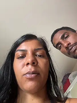 Chat +18 de Indiazinhax ao vivo