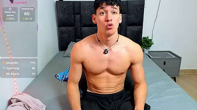 Онлайн чат XXX Luke_Muscle