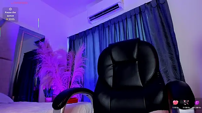 CarolineFyre Chat XXX in diretta