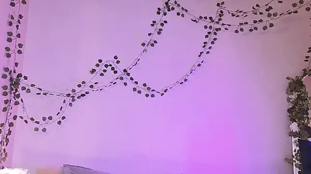 EffieRay XXX чат на живо