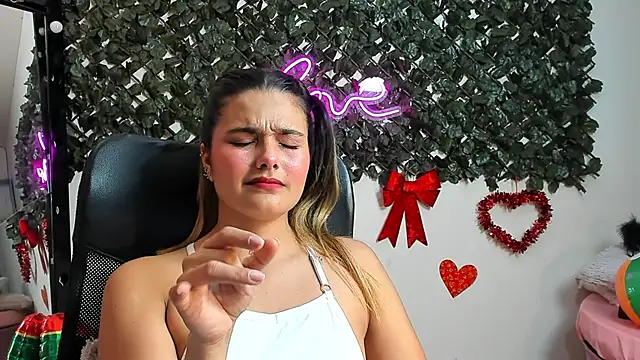 צ'אט XXX בשידור חי של DestinyHills