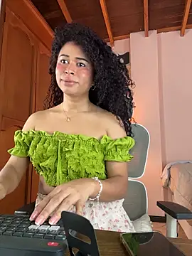 GabriSaenz Adlı Modelin Canlı XXX Sohbeti