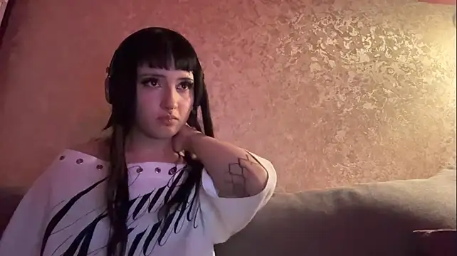 SharikaBabecki - Spank Ass 5 time