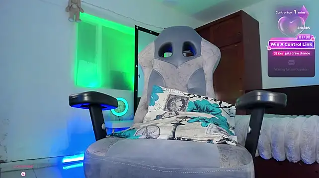 Chat +18 de SebastianHilton ao vivo
