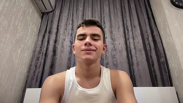 XXX chat uživo modela Just_Max02