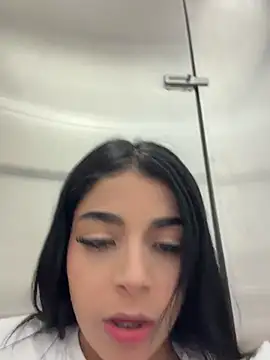 ArieliciousXXX - SQUIRT SEXY PRINCESS! 😍IN PUBLIC 💦