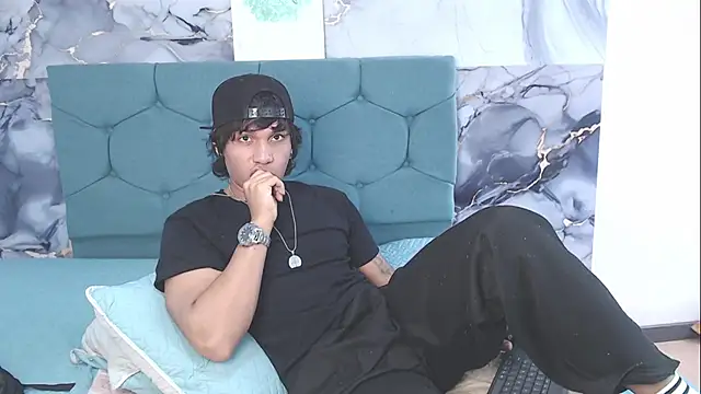 MaximilianRoth Live XXX-Chat