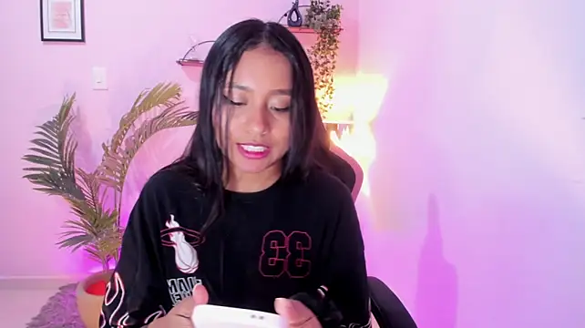 Ciara8 Chat XXX in diretta