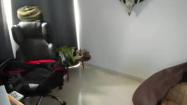Enzo_Vega Chat XXX live