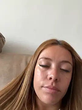Abbiejohnsonn Live XXX chat