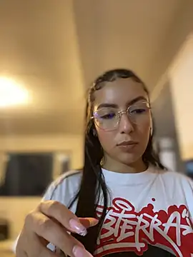 Julieth_ec_'s Live XXX Chat