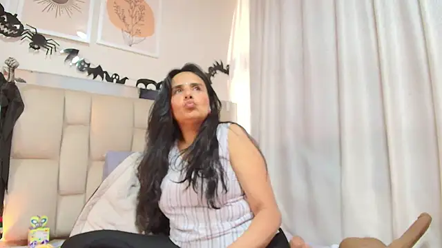 _Marcela__ - play with my domi on my clit 🥵