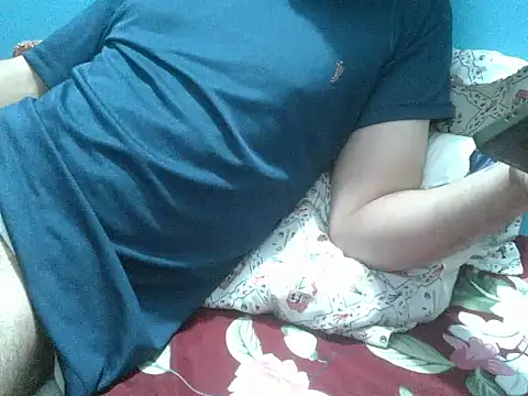 Precumboner Adlı Modelin Canlı XXX Sohbeti