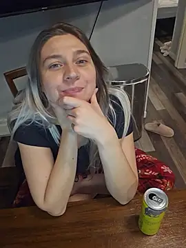 ScarletsWeb XXX чат на живо