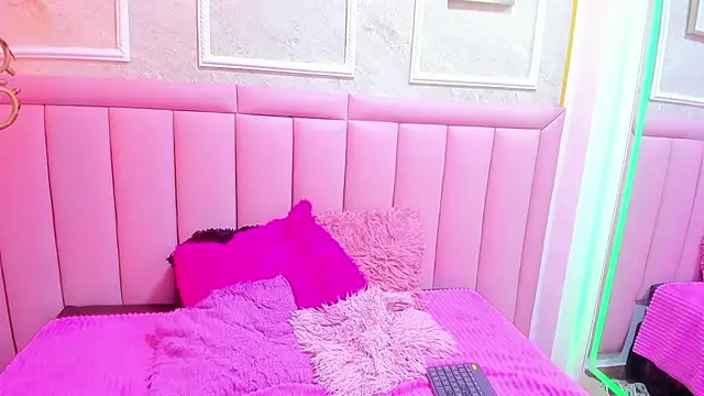 velvet_girll Adlı Modelin Canlı XXX Sohbeti