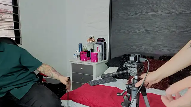 inkedsinners_ live XXX chat
