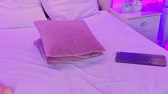 SamyBlonde - in 4 naked