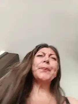 Emma_tour - Make me vibrate-make me WET-make me CUM