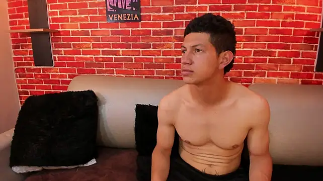 Chat +18 de Tony_Zackk1 ao vivo