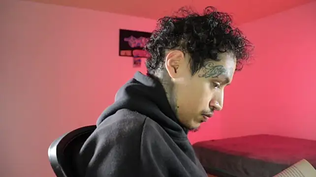 trieone Chat XXX live