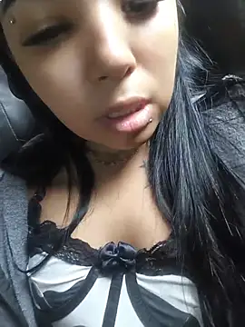 Chat +18 de Livia_Diaz ao vivo