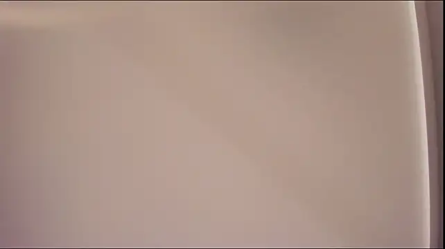 Sarah-diiaz - Sensual dance and get naked