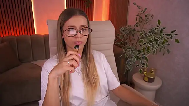 DoveLovee's Live XXX Chat